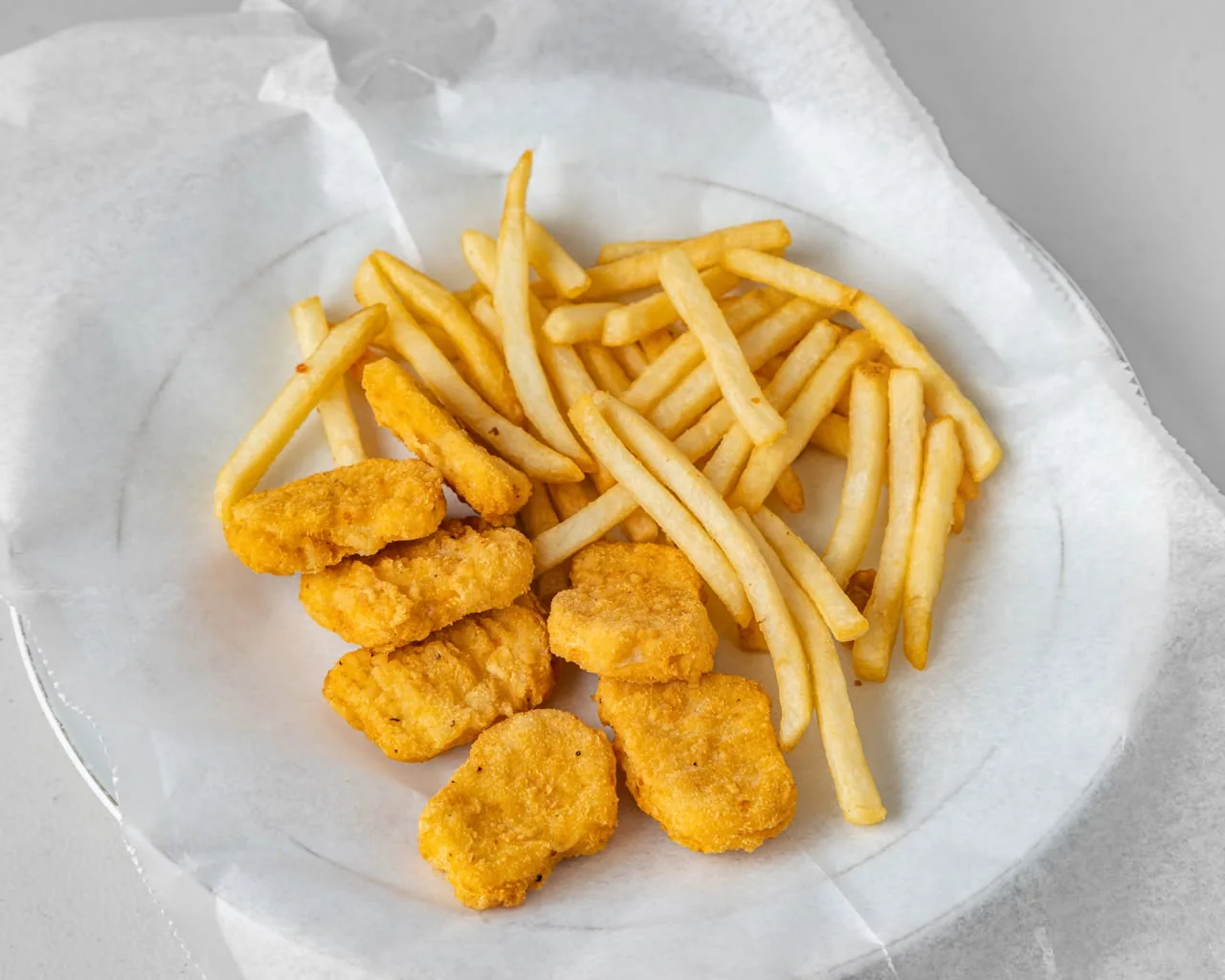 Chicken nuggets with fries